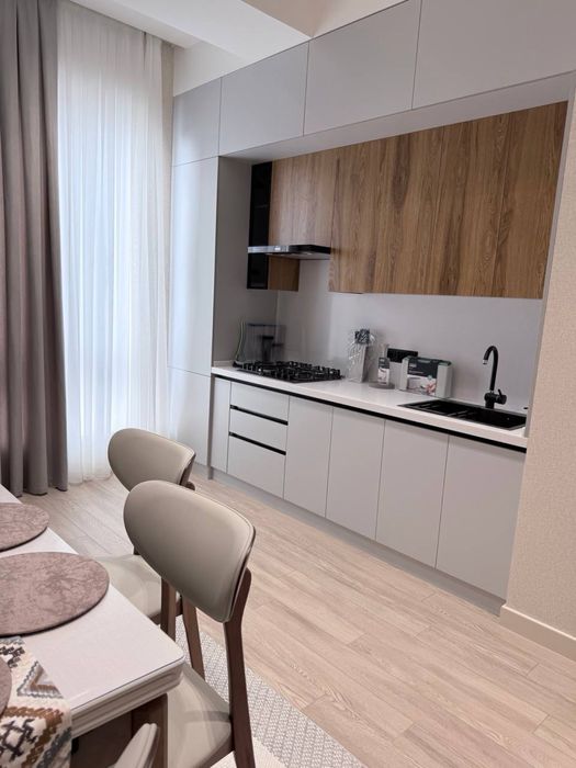 Срочно! Продается 2/4/10 в новостройке на ул Махтумкули!!!