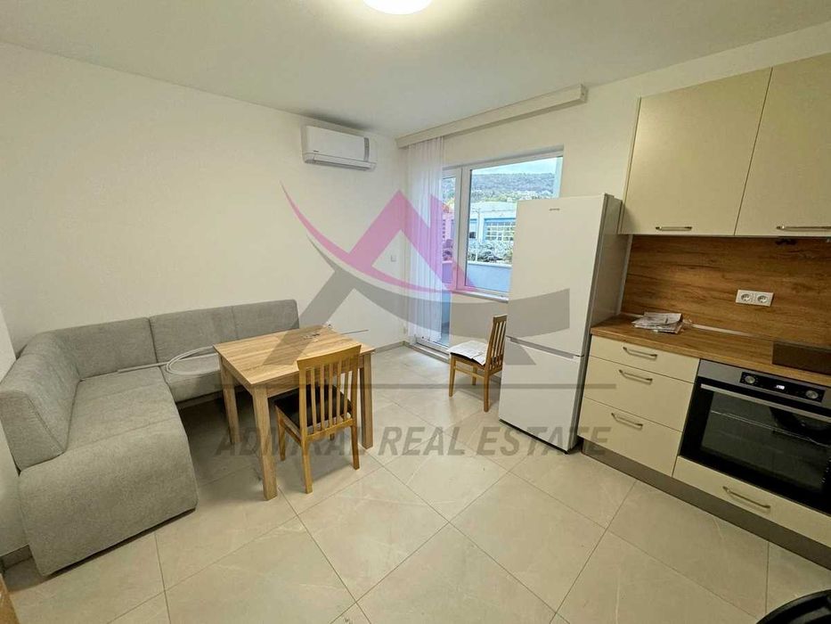 Дава се под наем Двустаен апартамент в Варна, Левски - 55 кв.м за 475 € - Снимка #1