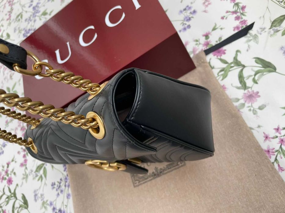 Оригинална Чанта Gucci Marmont Черна Шеврон Кожа Beloved Гучи Златно Gold GG Лого и Синджир