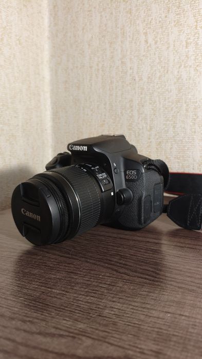 Продам фотоаппарат Canon EOS 650D