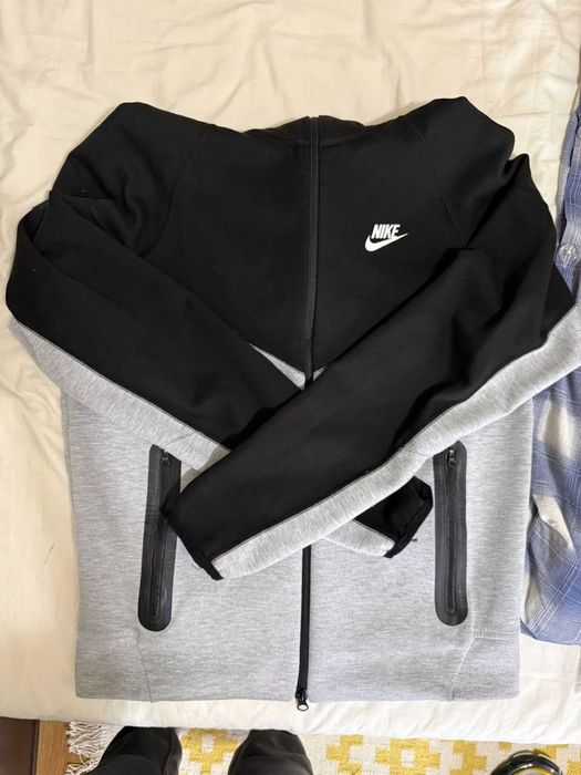 Nike Tech Fleece  горнищe – размер M , Trapstar синя ветровка - нова с етикети - размер М, Canadian peak 1983 hoodie - оригинално - носено - размер XL