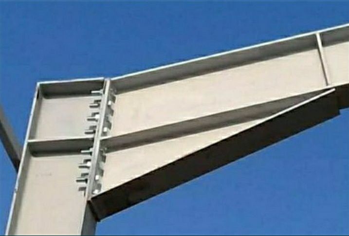 Confecționăm hale metalice din profile IPE  200 .  33×11×4