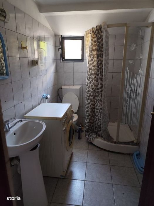 Garsoniera decomandata, 34 mp utili, zona biserica Madona Dudu