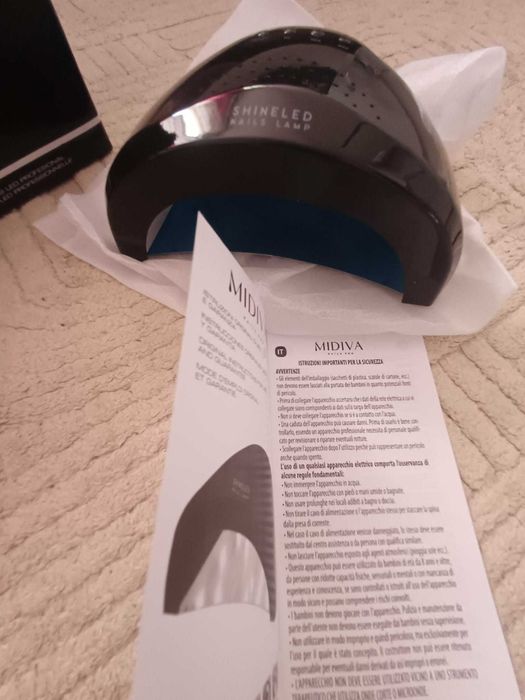 UV LED лампа за изпичане на гел лак с марка MIDIVA