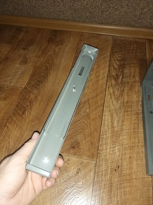 Продам крепление для микроволновой печи новые.