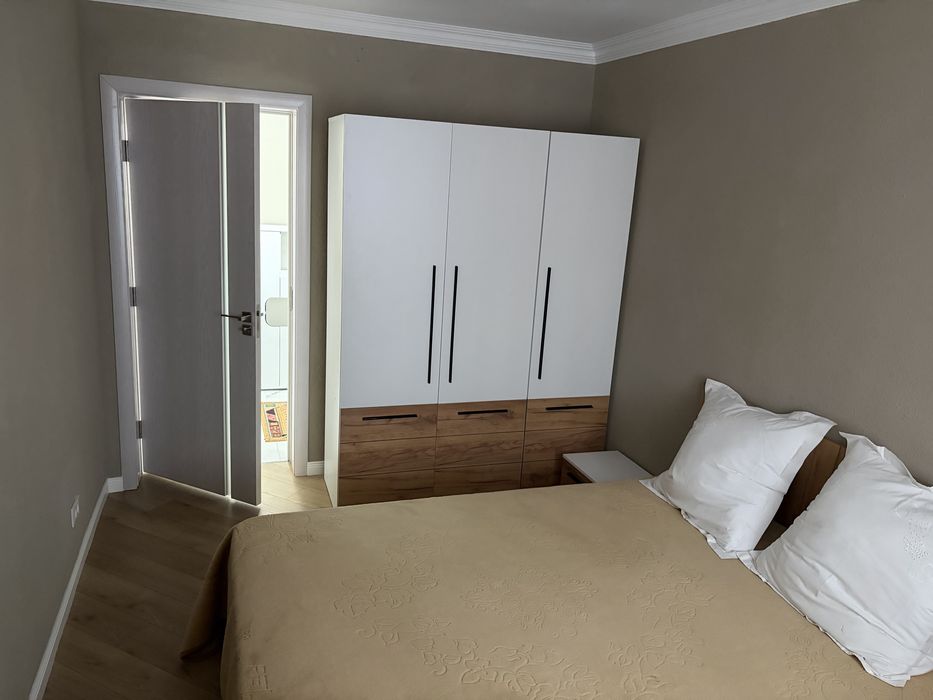 Inchiriez apartament 3 camere