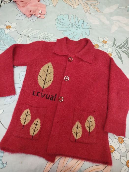 Ayollar kiyimi qizil