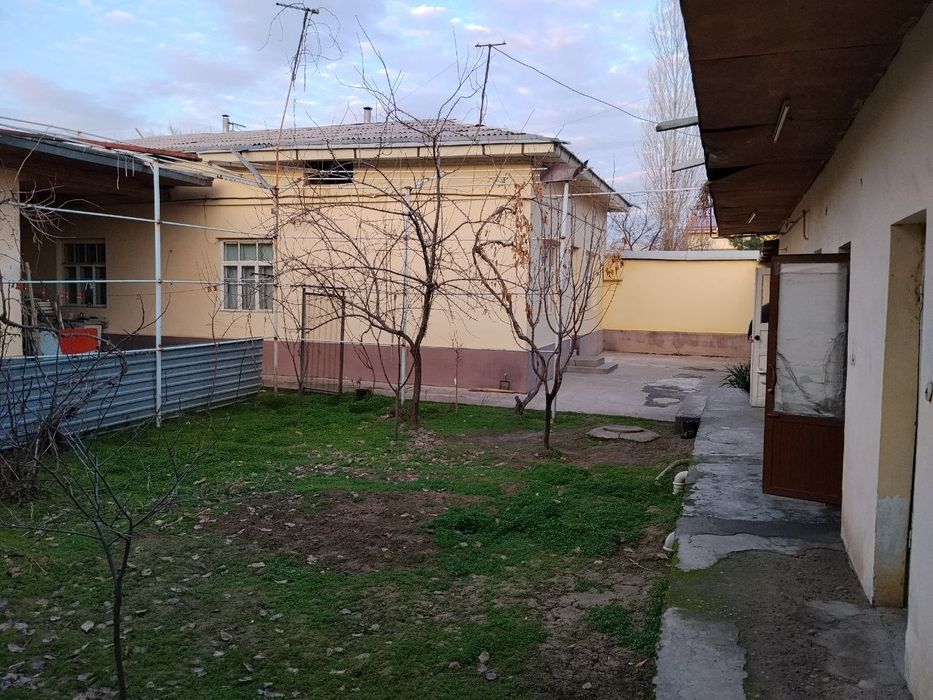 Yashnaobod uy sotiladi