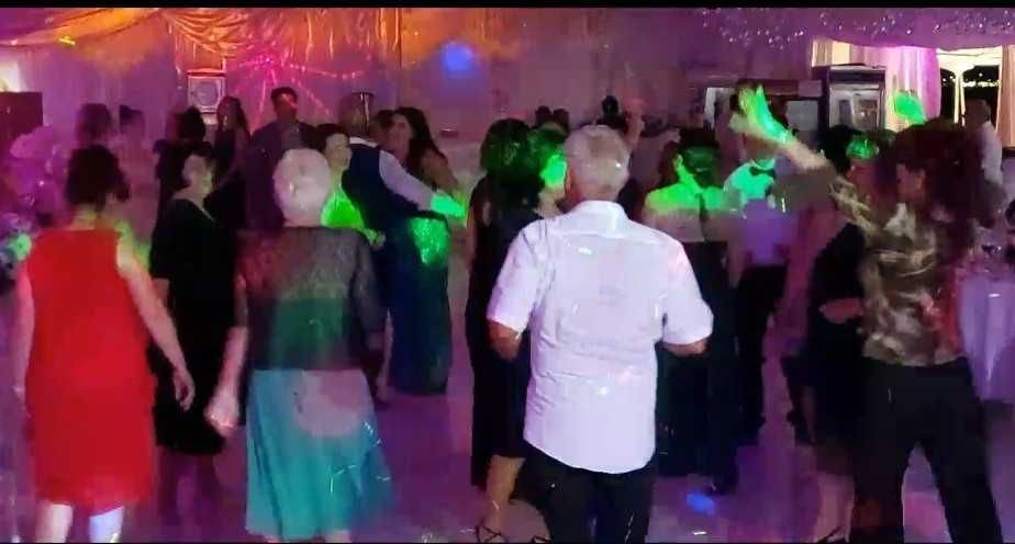 DJ ieftin și bun pentru evenimente mici și medii