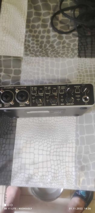 микрофон behringer звуковой картой