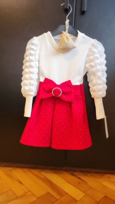 Детска официална рокля в червено