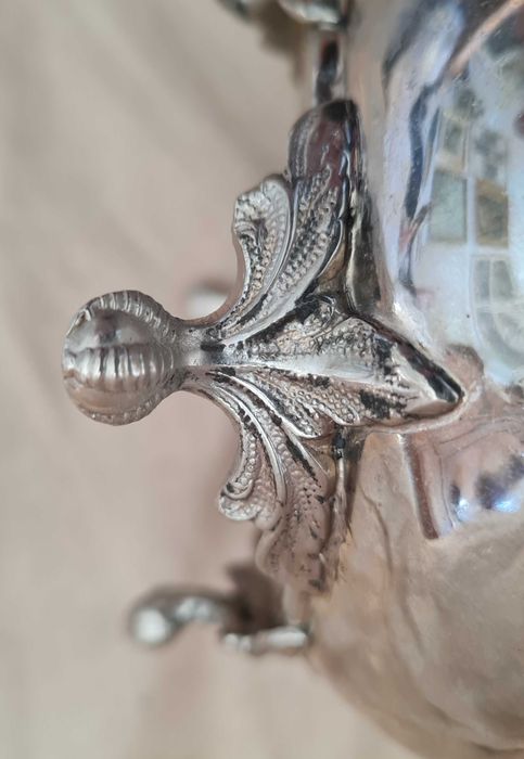 Продавам старинна купичка