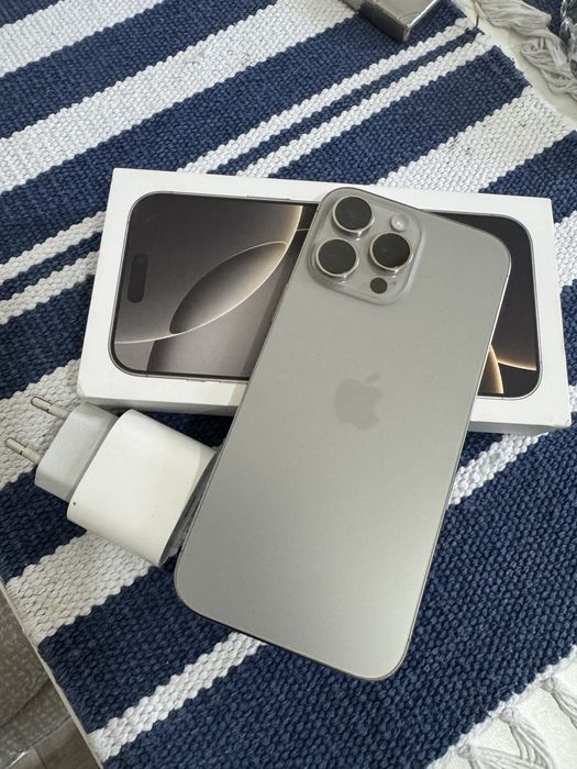 iPhone 16 Pro Max, Natural Titanium, 256GB