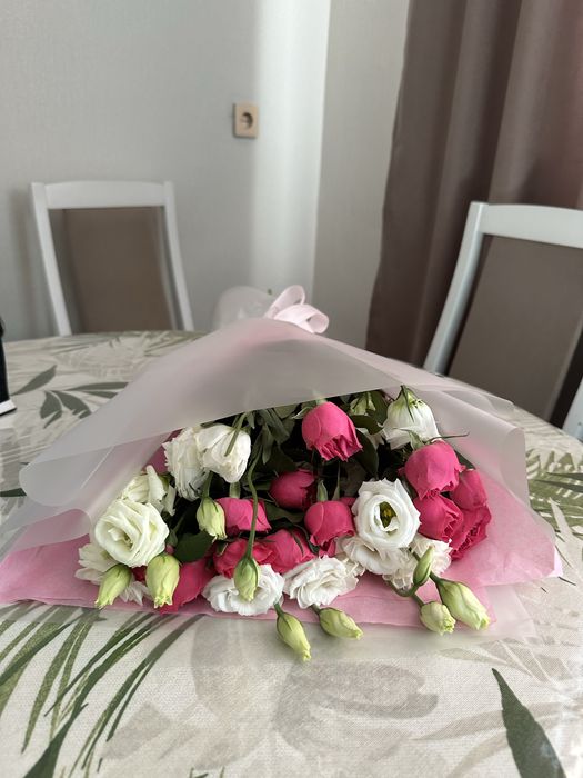 Букет цветы кустовые роза