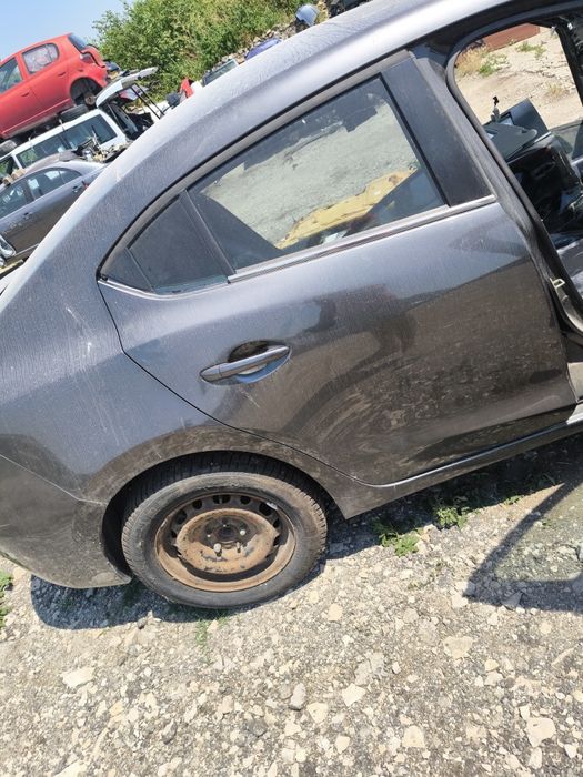 Мазда 3 2017г На части