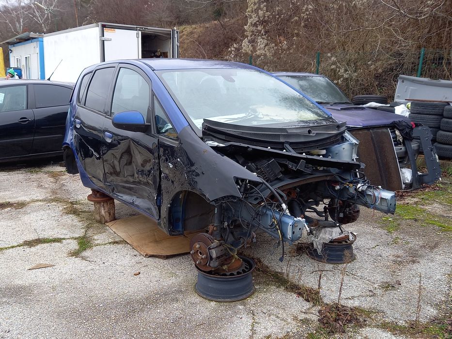 Mitsubishi Colt Мицубиши Колт