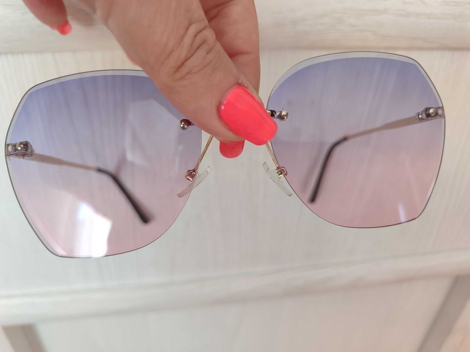 Ефектни дамски очила