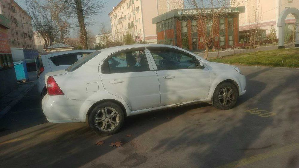 Продам свой Nexia 3