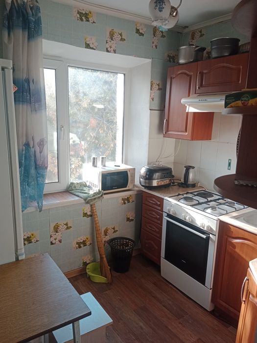 Продается квартира. Требуется ремонт.