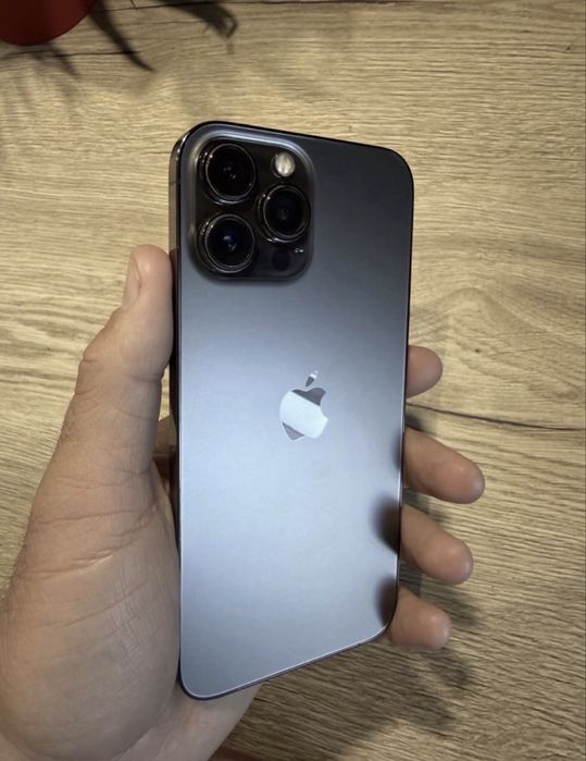 Vând iphone 13 pro max