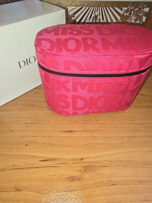 Dior оригинални несесери