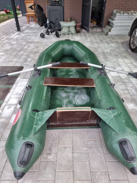 Лодка  надувная с деревянным дном