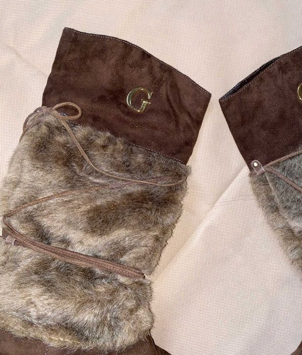 Cizme lungi (sub genunchi) cu blana si snur decorativ Guess