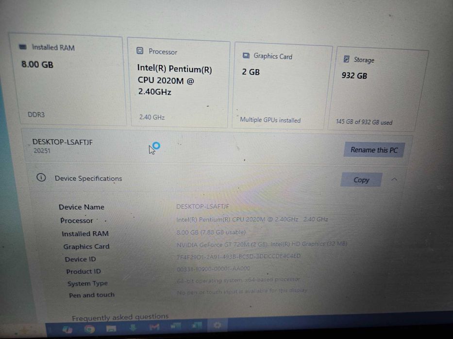 Лаптоп Lenovo G700 17.3" — 8GB RAM, 1TB, GeForce GT 720M, Win 10