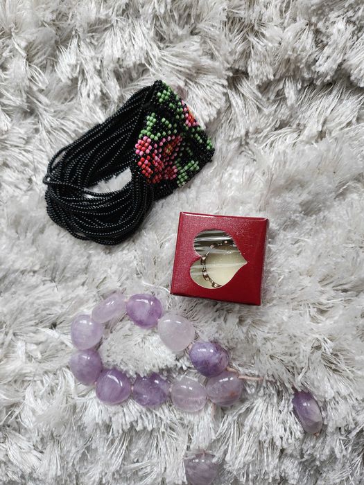 Продавам гривни и пръстен