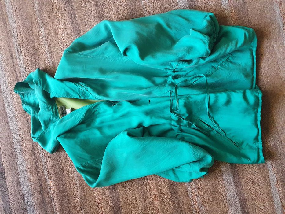 Пролетно зелено якенце