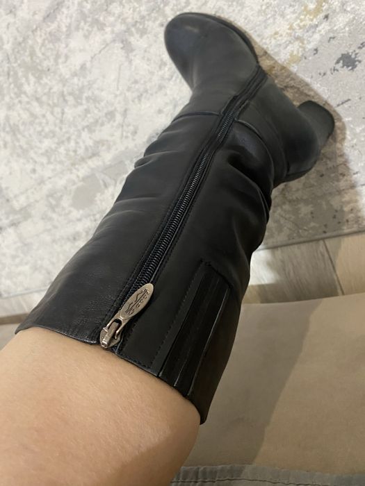 Продам зимние сапоги до колена