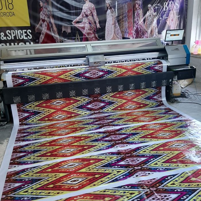 Har xil turdagi tashqi va ichki reklama xixmati