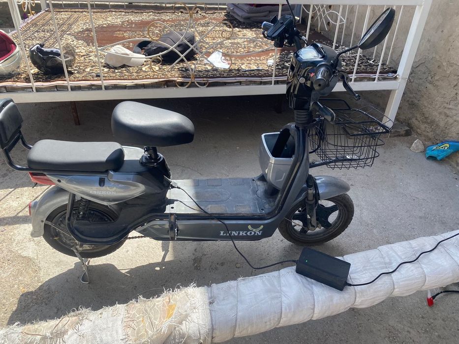 Скутер Sk8 продам