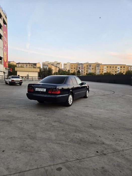 Mercedes Benz W210