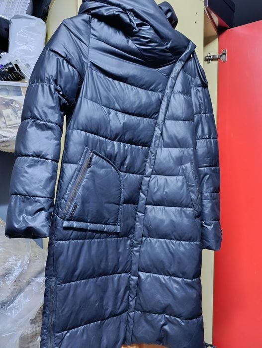 Продам женский пуховик, куртку.