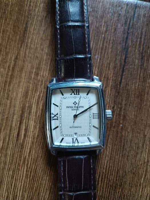 Наручные часы, оригинал б/у, в хорошем состоянии