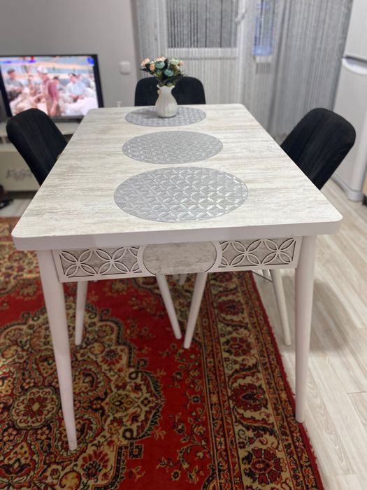 Продам стол со стульями