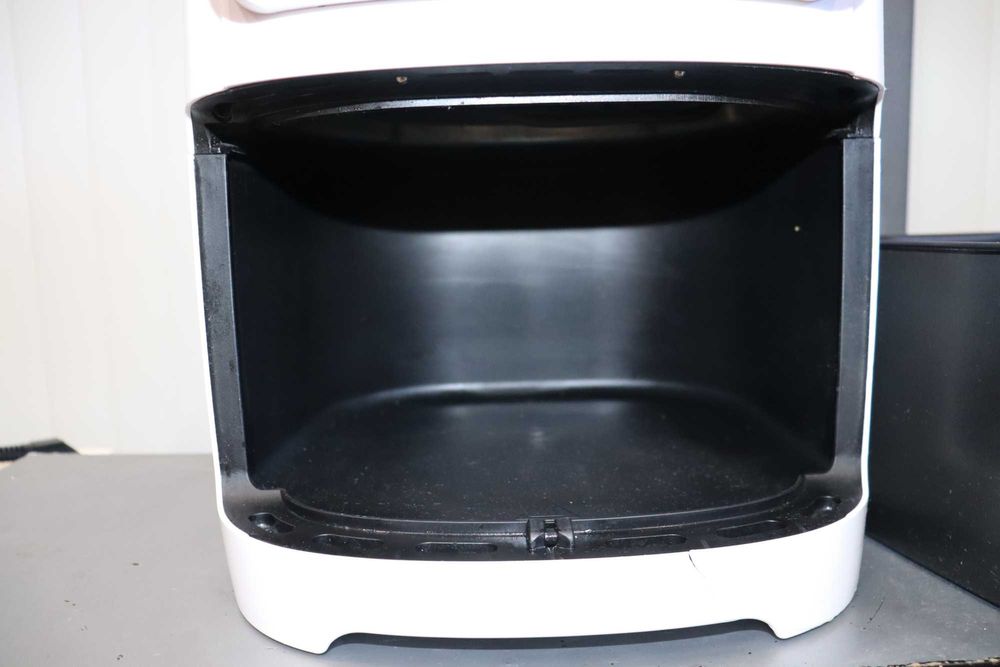 Air Fryer BERGNER, 1800W, 6,9л, 8 програми, керамично покритие