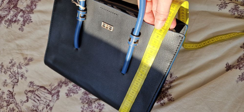 малка синя дамска чанта естествена кожа