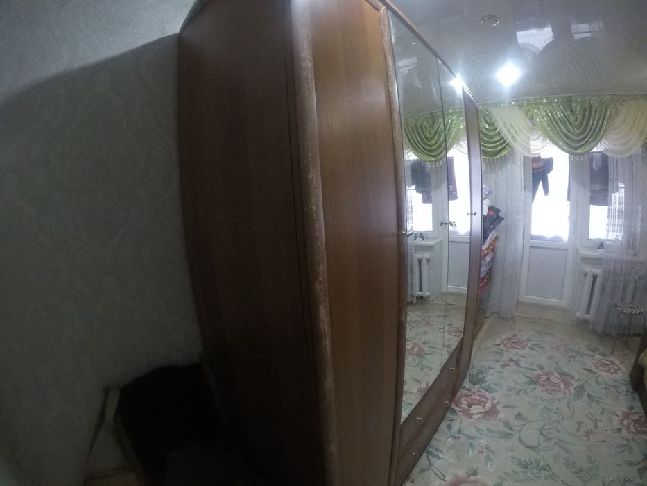 Мебель. Шкаф б/у.