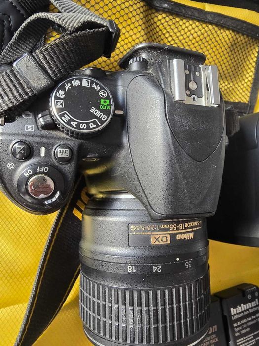 Nikon D3100 + 18–55mm VR + Metz 52 AF-1 + 2 батерии + чанта