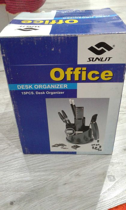 Органайзер для канцтоваров полный комплект, содержание  на упаковке
