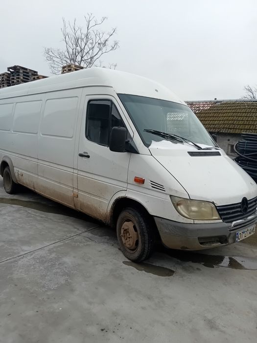 Vând duba Mercedez sprinter