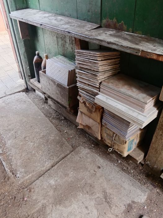 Продам кафель в хорошем состоянии