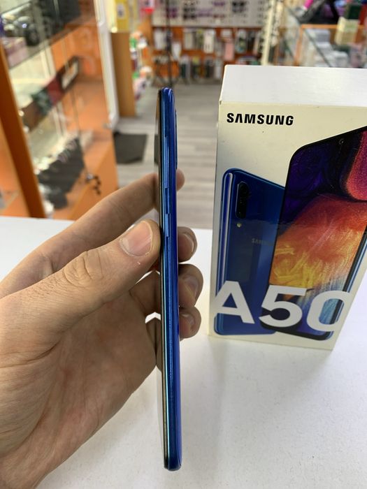 Samsung A50 128гб с коробкой