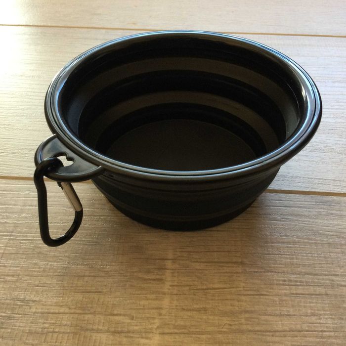 НОВА сгъваема купа за храна или вода за кучета или котки от Италия