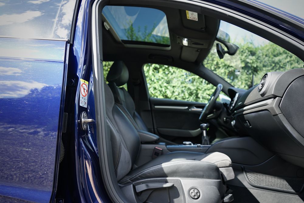 Audi S3 Sportback 8V Facelift 2.0 TFSI quattro, trapă, piele, B&O