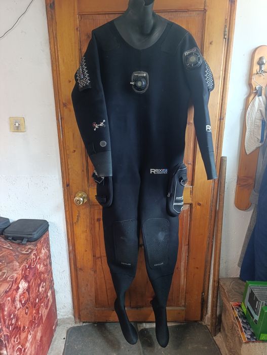 Сух неопренов костюм