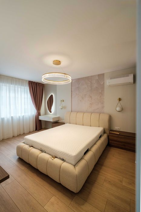 Продава се обзаведен тристаен апартамент