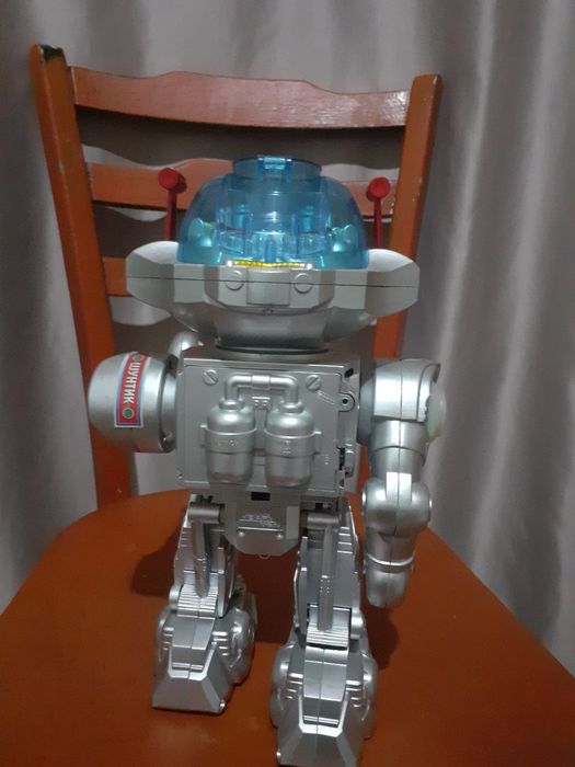 Продам робот игрушку